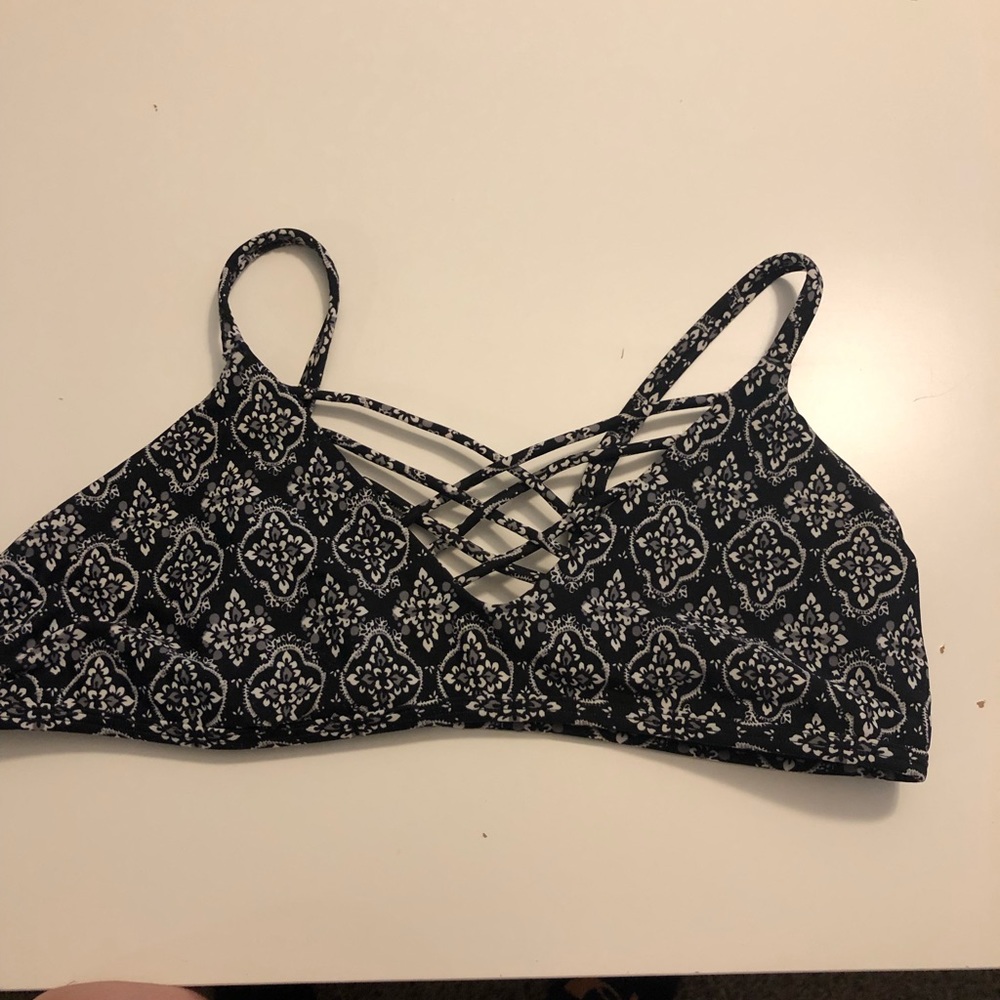 criss front bikini top